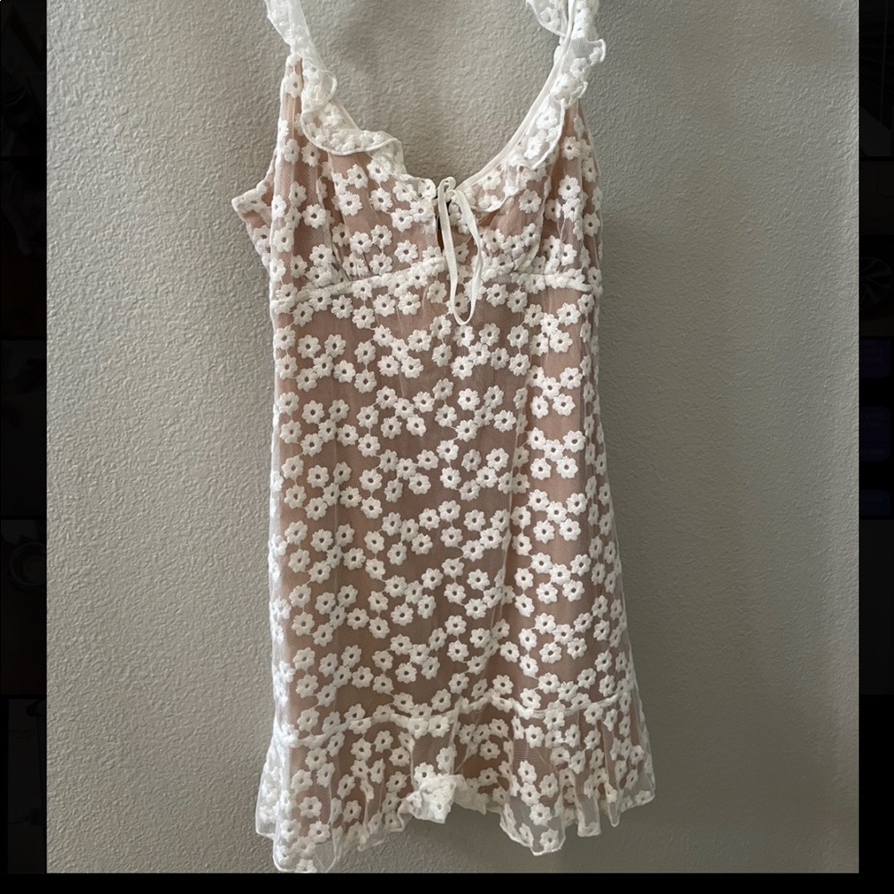 white flower dress